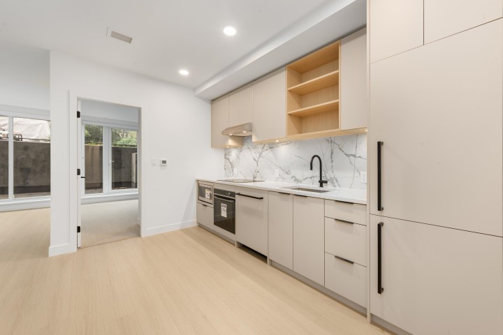 Photo 1 at 117 - 422 E 3rd Street, Lower Lonsdale, North Vancouver