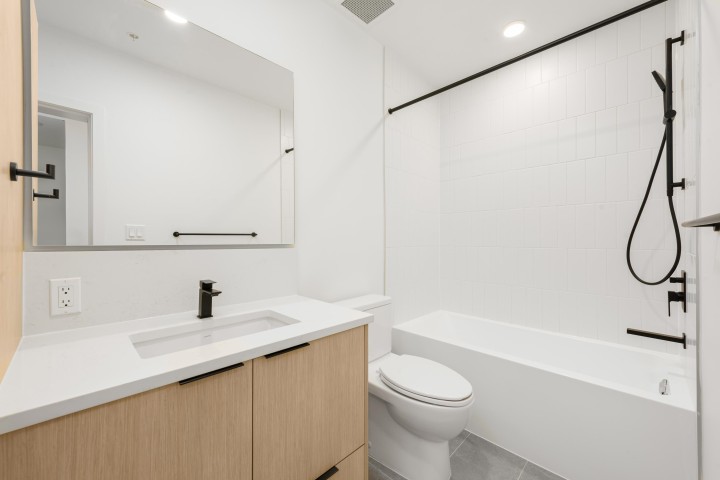 Photo 9 at 117 - 422 E 3rd Street, Lower Lonsdale, North Vancouver