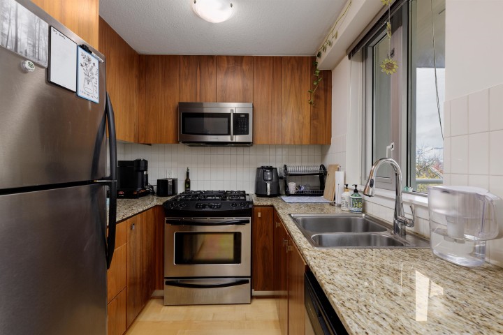 Photo 6 at 401 - 1030 W Broadway, Fairview VW, Vancouver West