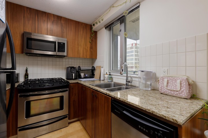 Photo 7 at 401 - 1030 W Broadway, Fairview VW, Vancouver West