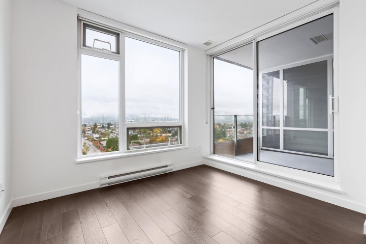 Photo 9 at 2003 - 5515 Boundary Road, Collingwood VE, Vancouver East