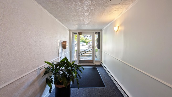 Photo 5 at 101 - 1075 W 13th Avenue, Fairview VW, Vancouver West