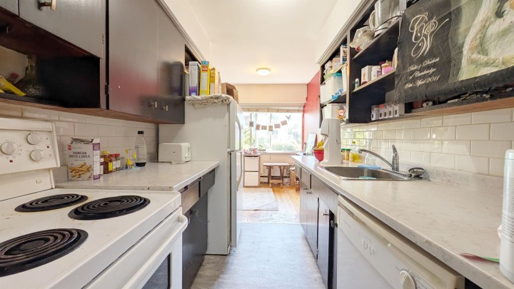 Photo 10 at 101 - 1075 W 13th Avenue, Fairview VW, Vancouver West