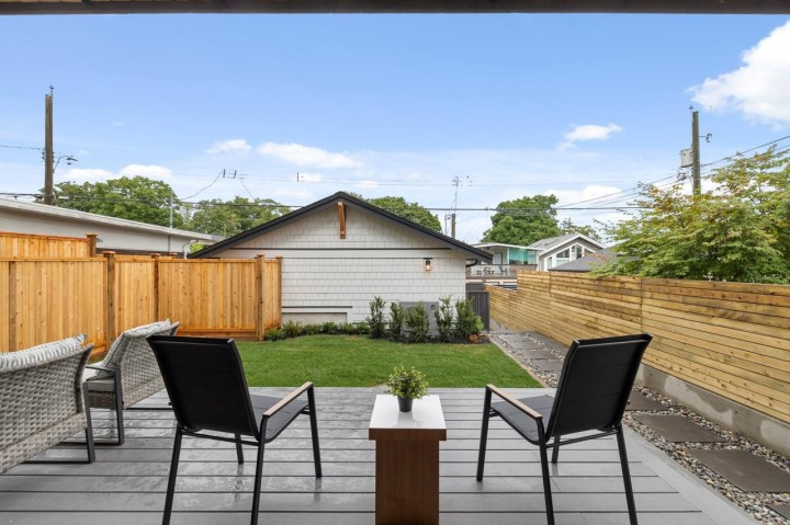 Photo 32 at 2 - 2247 Parker Street, Grandview Woodland, Vancouver East