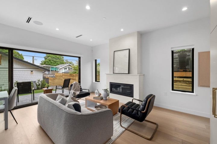 Photo 4 at 2 - 2247 Parker Street, Grandview Woodland, Vancouver East