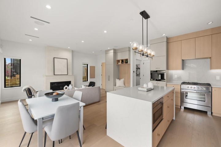 Photo 8 at 2 - 2247 Parker Street, Grandview Woodland, Vancouver East