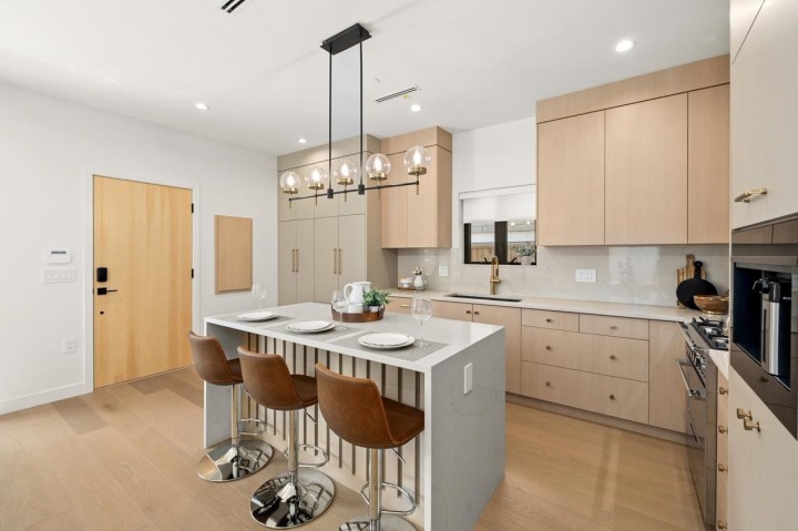 Photo 12 at 1 - 2247 Parker Street, Grandview Woodland, Vancouver East