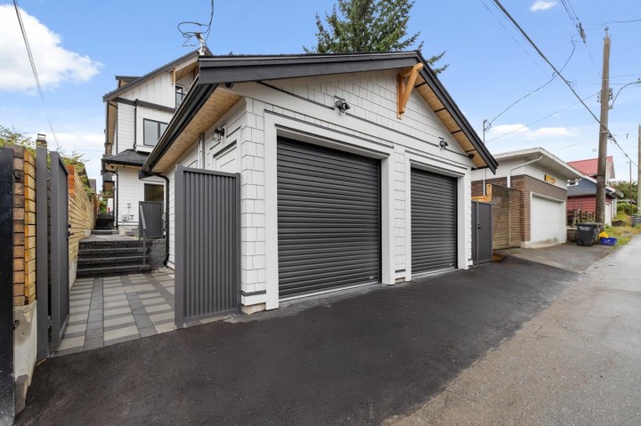 Photo 33 at 1 - 2247 Parker Street, Grandview Woodland, Vancouver East