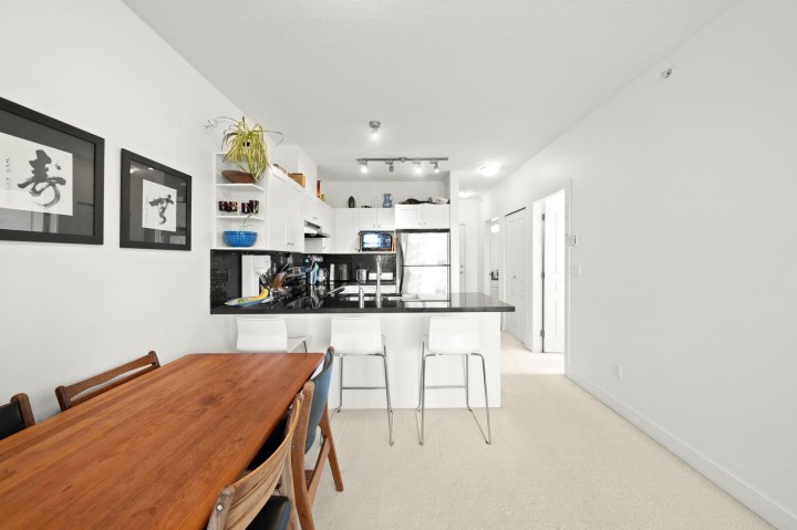 Photo 7 at 424 - 4550 Fraser Street, Fraser VE, Vancouver East