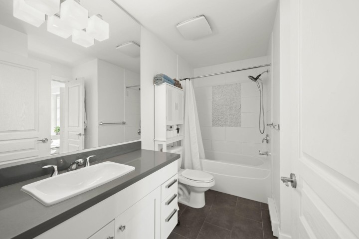 Photo 14 at 424 - 4550 Fraser Street, Fraser VE, Vancouver East