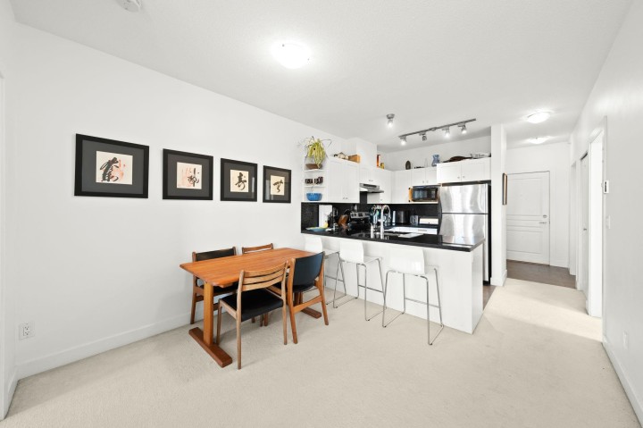 Photo 4 at 424 - 4550 Fraser Street, Fraser VE, Vancouver East