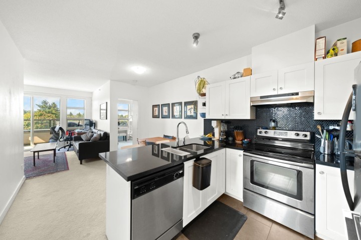 Photo 8 at 424 - 4550 Fraser Street, Fraser VE, Vancouver East