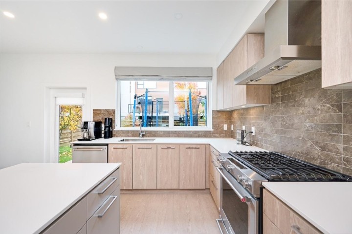 Photo 6 at 30 - 3597 Malsum Drive, Roche Point, North Vancouver