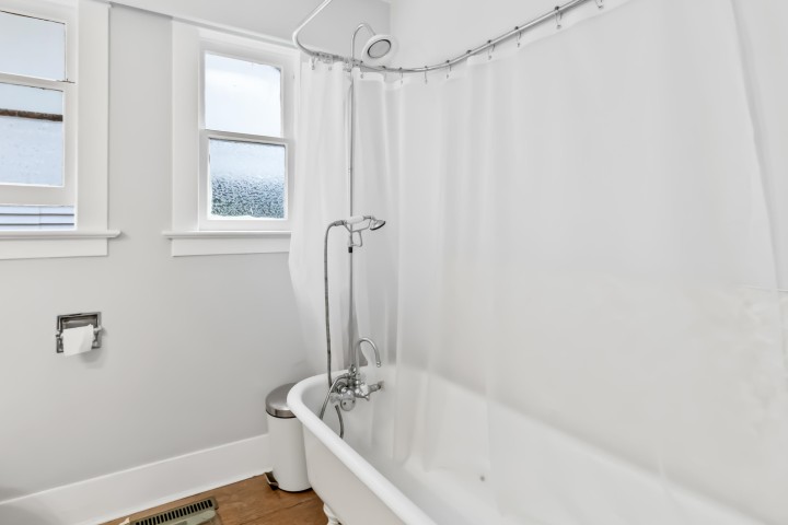 Photo 16 at 2846 W 8th Avenue, Kitsilano, Vancouver West