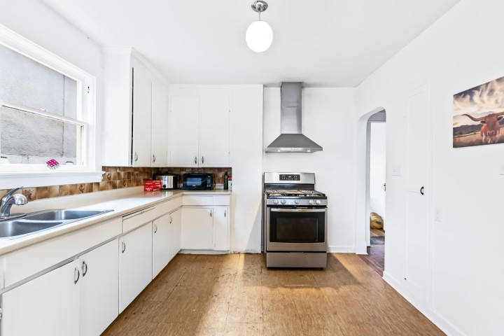 Photo 12 at 2846 W 8th Avenue, Kitsilano, Vancouver West