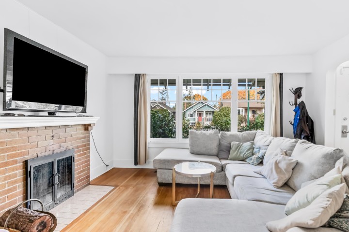 Photo 5 at 2846 W 8th Avenue, Kitsilano, Vancouver West