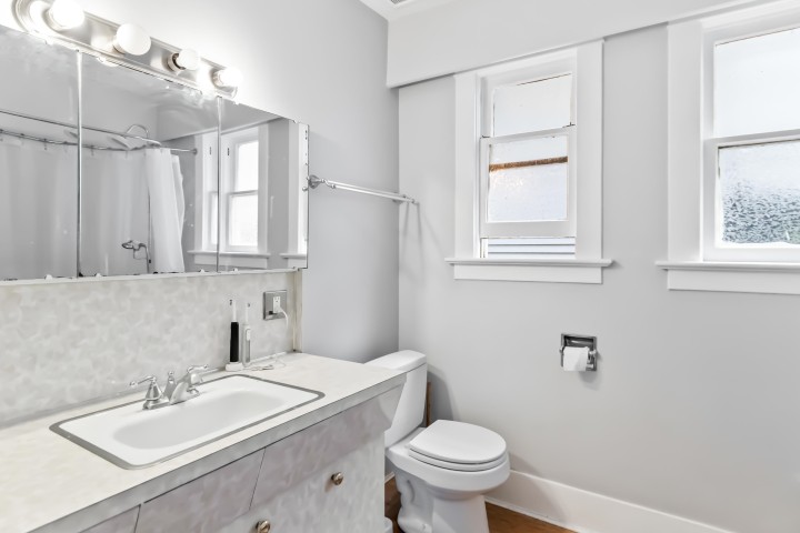 Photo 15 at 2846 W 8th Avenue, Kitsilano, Vancouver West