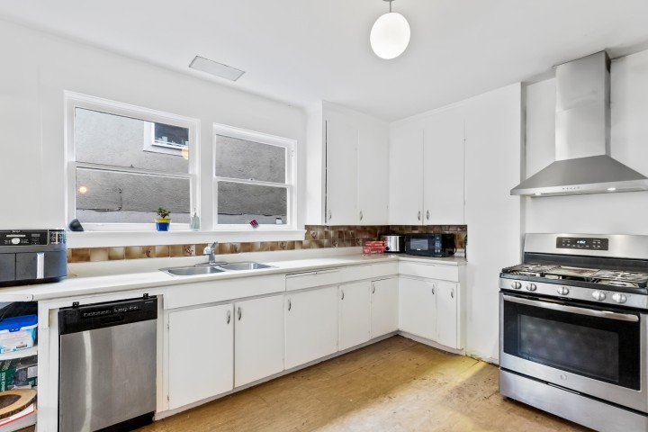 Photo 11 at 2846 W 8th Avenue, Kitsilano, Vancouver West