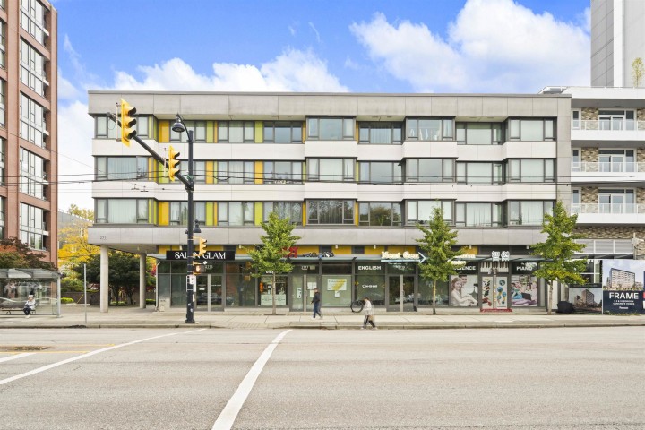 Photo 16 at 308 - 2711 Kingsway, Collingwood VE, Vancouver East