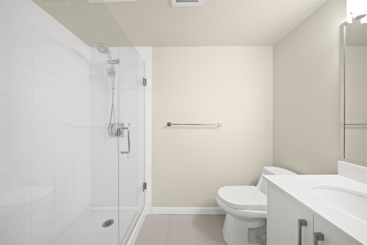 Photo 14 at 308 - 2711 Kingsway, Collingwood VE, Vancouver East