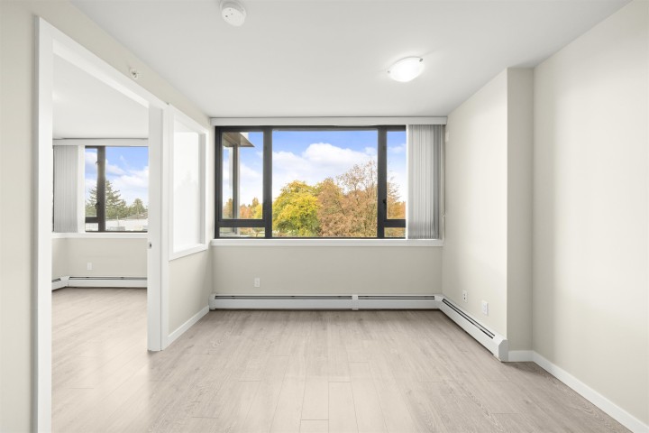 Photo 8 at 308 - 2711 Kingsway, Collingwood VE, Vancouver East