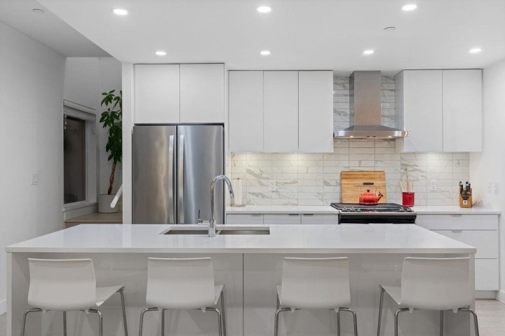 Photo 10 at 40 - 3596 Salal Drive, Roche Point, North Vancouver