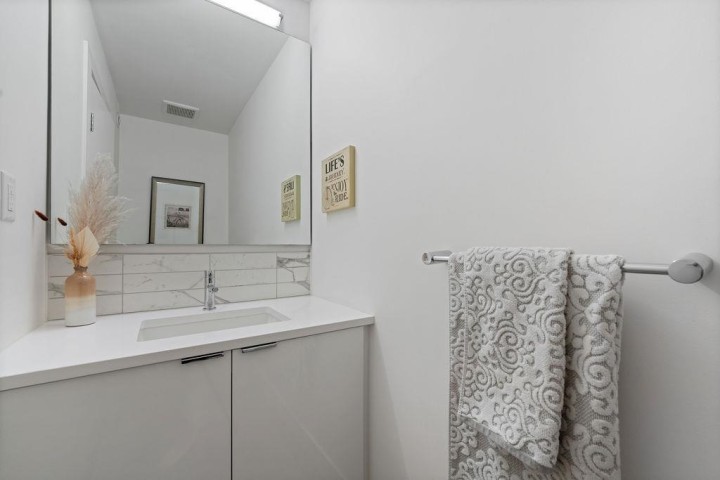 Photo 18 at 40 - 3596 Salal Drive, Roche Point, North Vancouver