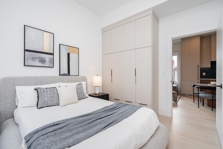 Photo 13 at 2462 Adanac Street, Renfrew VE, Vancouver East