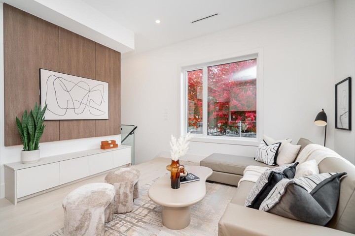 Photo 1 at 2462 Adanac Street, Renfrew VE, Vancouver East