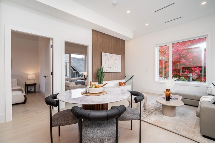 Photo 9 at 2462 Adanac Street, Renfrew VE, Vancouver East