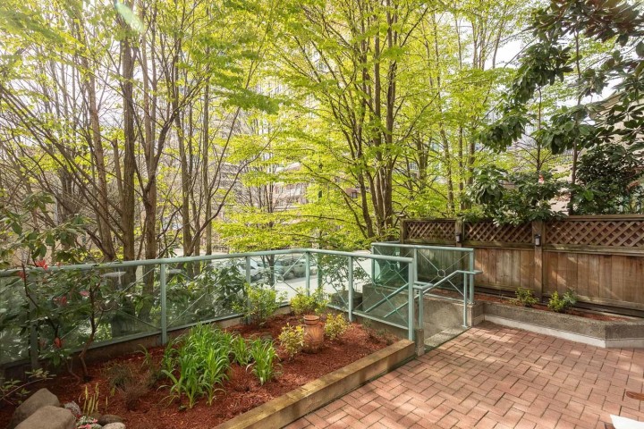 Photo 4 at 104 - 293 Smithe Street, Downtown VW, Vancouver West