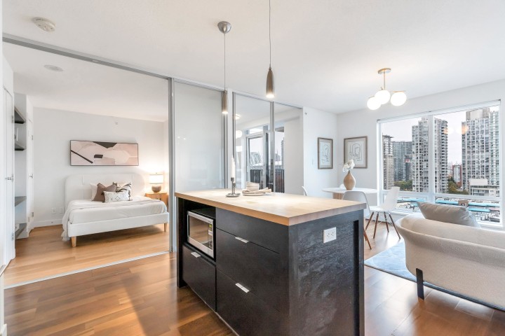 Photo 8 at 1003 - 1055 Homer Street, Yaletown, Vancouver West