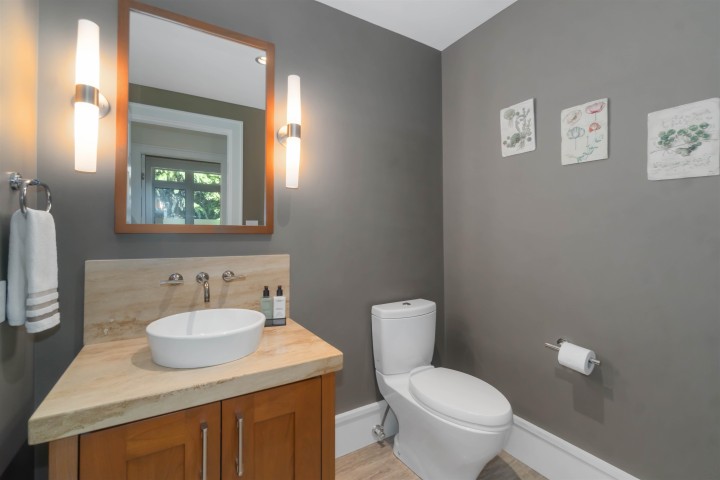 Photo 27 at 304 - 2535 Garden Court, Whitby Estates, West Vancouver