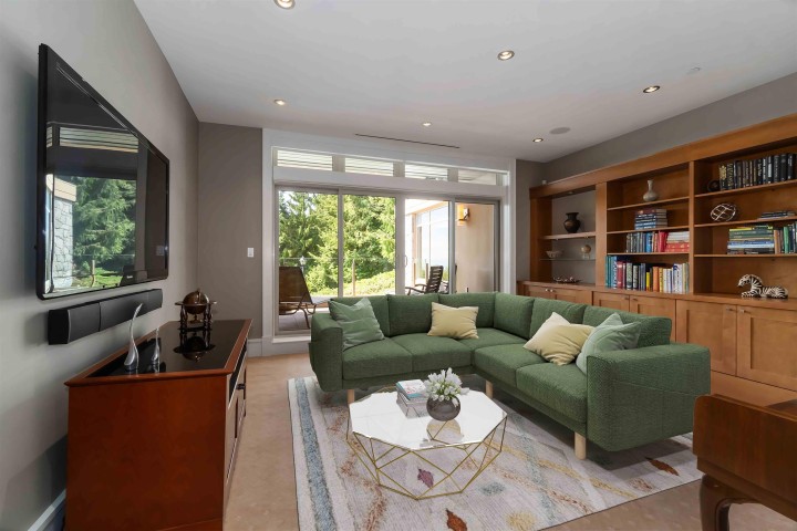 Photo 20 at 304 - 2535 Garden Court, Whitby Estates, West Vancouver