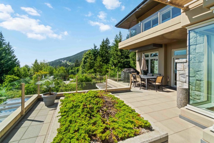 Photo 34 at 304 - 2535 Garden Court, Whitby Estates, West Vancouver