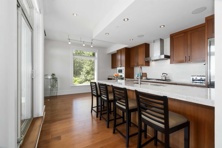 Photo 14 at 304 - 2535 Garden Court, Whitby Estates, West Vancouver