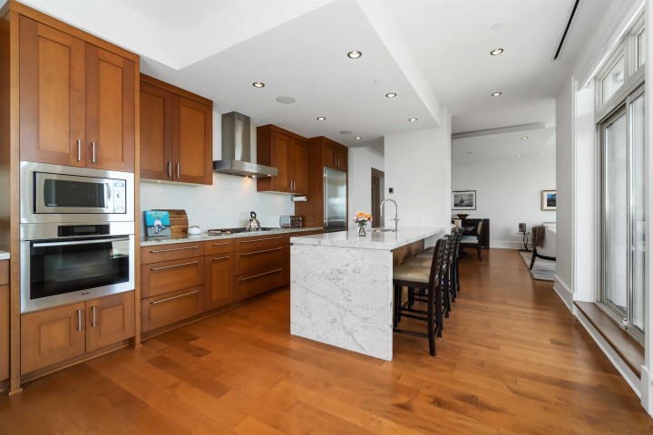 Photo 15 at 304 - 2535 Garden Court, Whitby Estates, West Vancouver