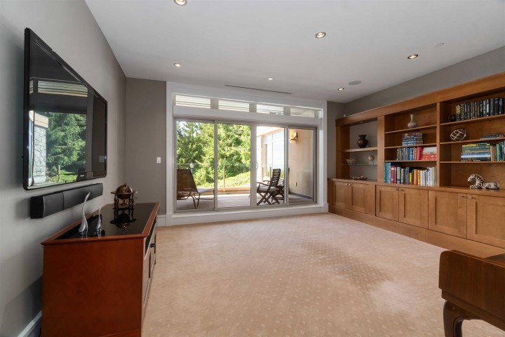 Photo 19 at 304 - 2535 Garden Court, Whitby Estates, West Vancouver
