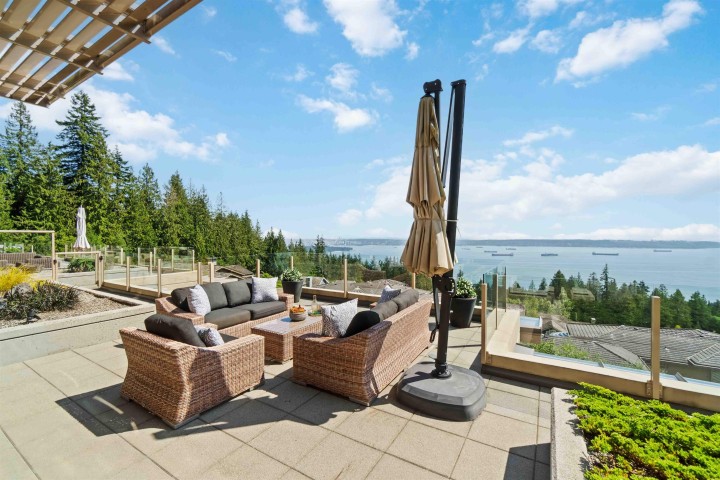 Photo 35 at 304 - 2535 Garden Court, Whitby Estates, West Vancouver