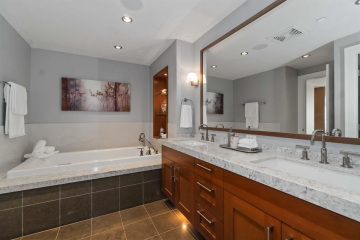 Photo 29 at 304 - 2535 Garden Court, Whitby Estates, West Vancouver