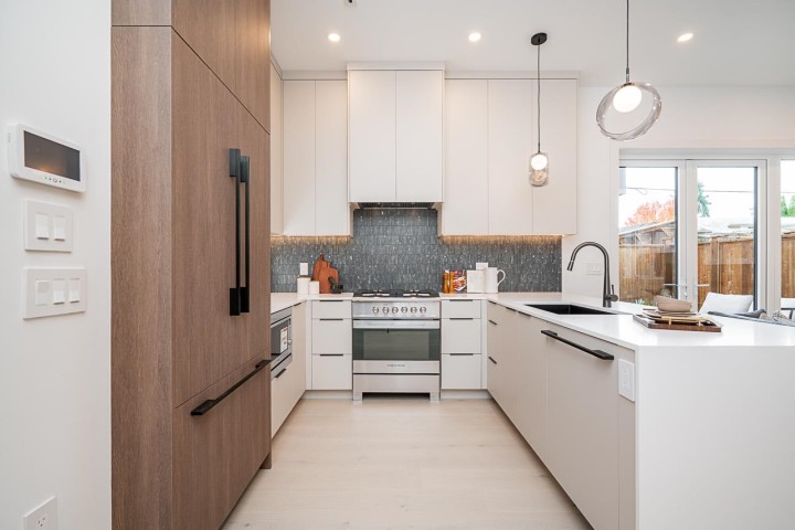 Photo 12 at 2 - 2460 Adanac Street, Renfrew VE, Vancouver East