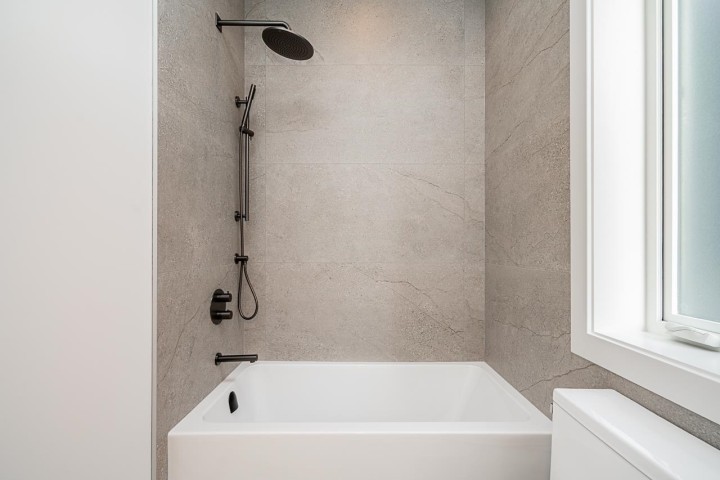 Photo 20 at 2 - 2460 Adanac Street, Renfrew VE, Vancouver East