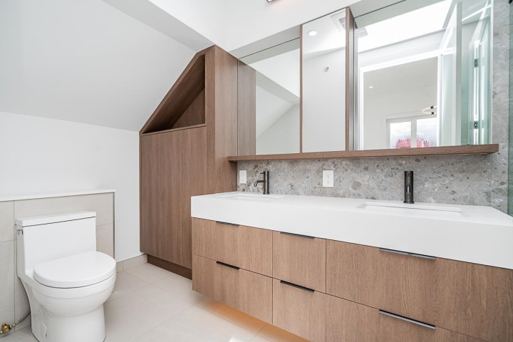 Photo 30 at 2 - 2460 Adanac Street, Renfrew VE, Vancouver East