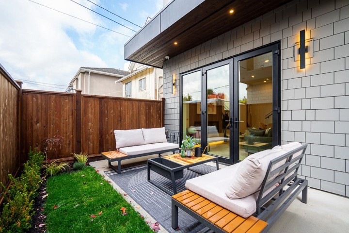 Photo 34 at 2 - 2460 Adanac Street, Renfrew VE, Vancouver East