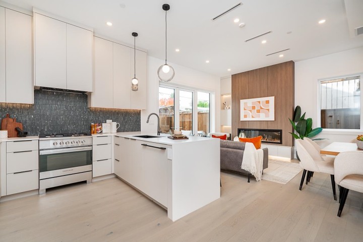 Photo 10 at 2 - 2460 Adanac Street, Renfrew VE, Vancouver East