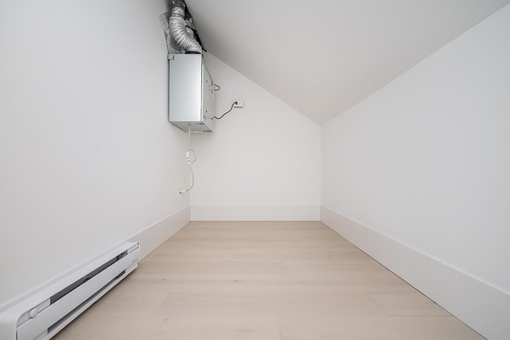 Photo 33 at 2 - 2460 Adanac Street, Renfrew VE, Vancouver East