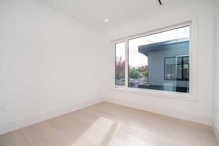 Photo 15 at 2 - 2460 Adanac Street, Renfrew VE, Vancouver East