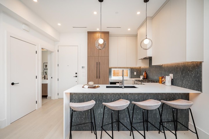 Photo 11 at 2 - 2460 Adanac Street, Renfrew VE, Vancouver East