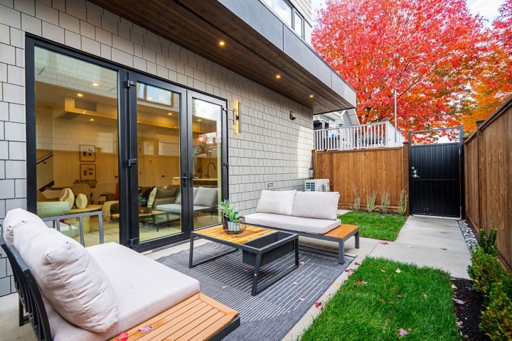 Photo 35 at 2 - 2460 Adanac Street, Renfrew VE, Vancouver East