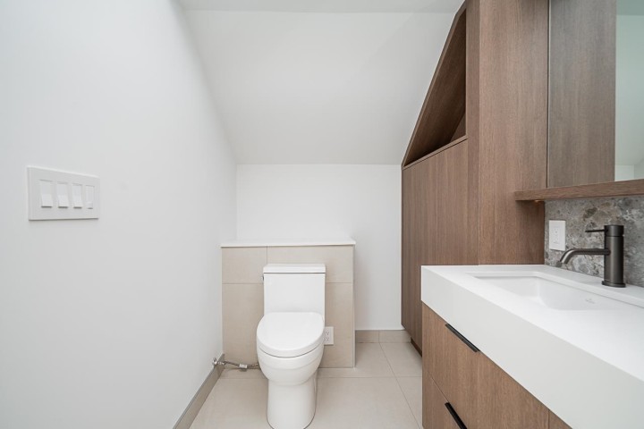 Photo 31 at 2 - 2460 Adanac Street, Renfrew VE, Vancouver East